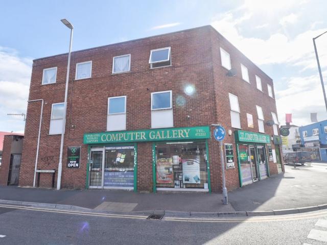 Desborough Road, High Wycombe, Buckinghamshire HP11, 1 bed flat to rent, £850 pcm | PrimeLocation