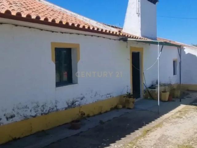 Quinta localizada em zona tranquila