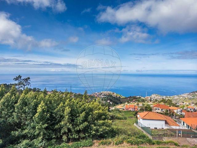 Descrição do Terreno: 4230m² Ribeira Brava
