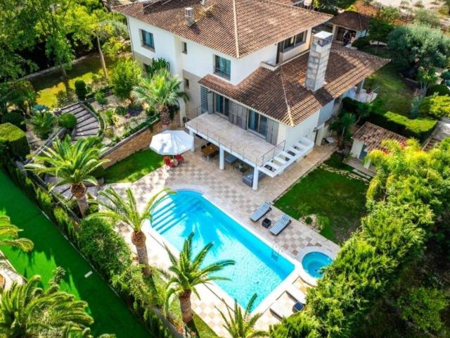 Descubra una de las propiedades más exclusivas y cautivadora. 516m² Alcayna