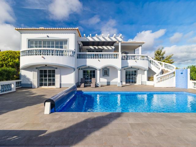 Descubra esta bela e tranquila moradia à venda no Algarve, i. 268m² Vila do Bispo e Raposeira