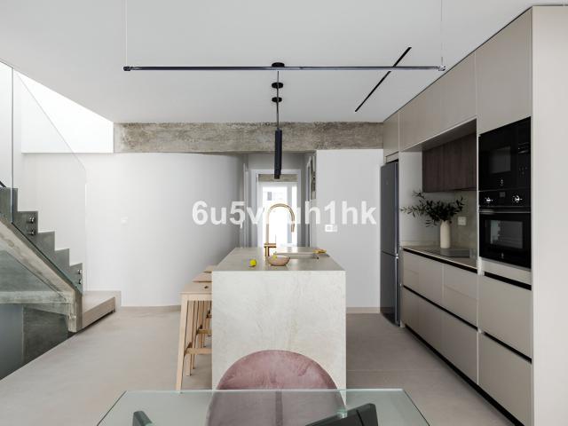 Descubra esta excepcional casa adosada situada en Fuente Oll. 219m² Málaga