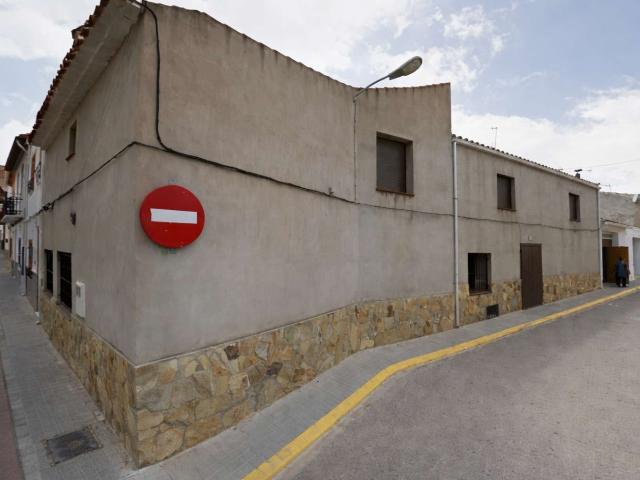 Descubra esta fantástica oportunidad de adquirir una propied. 284m² Alpera