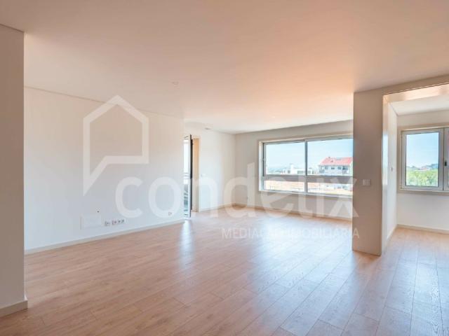 Descubra este magnífico apartamento T3, completamente remode. 128m² Mafamude