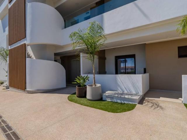 Descubra este acogedor apartamento en planta baja en Playa F. 63m² Orihuela Costa