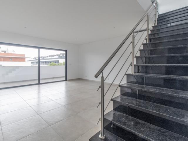 Descubra este Apartamento de Sonho com Terraço Privado de 170m² em Tavira
