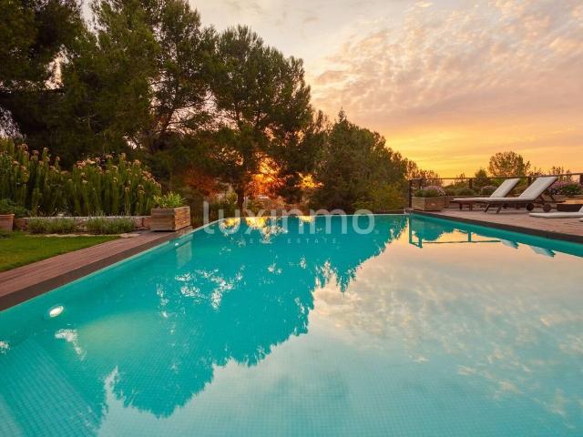 Descubra la belleza y el encanto de esta villa bohemia, un r. 404m² Sant Josep de sa Talaia