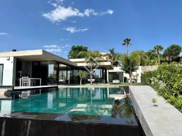 Descubra la combinación perfecta de elegancia moderna y enca. 321m² Riba Roja de Turia