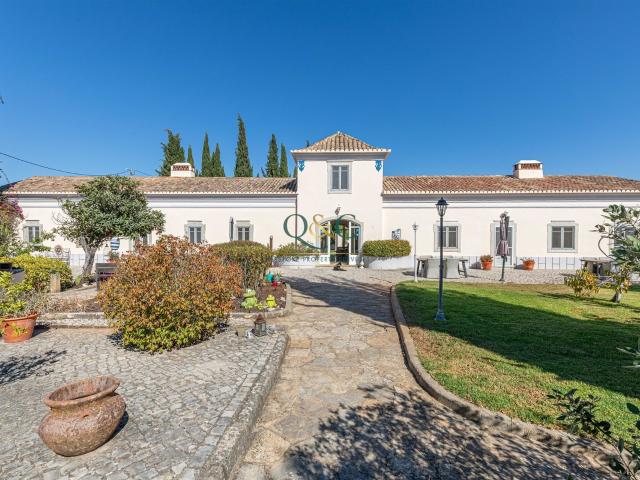 Descubra o charme e encanto desta casa senhorial histórica p. 827m² São Brás De Alportel