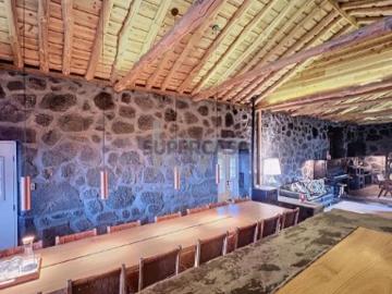 Descubra o Excepcional: Luxo, História e Elegância no Coração da Ilha do Pico
