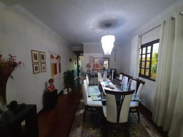 Descubra o Seu Novo Lar: Lindo Sobrado com 3 Suítes!