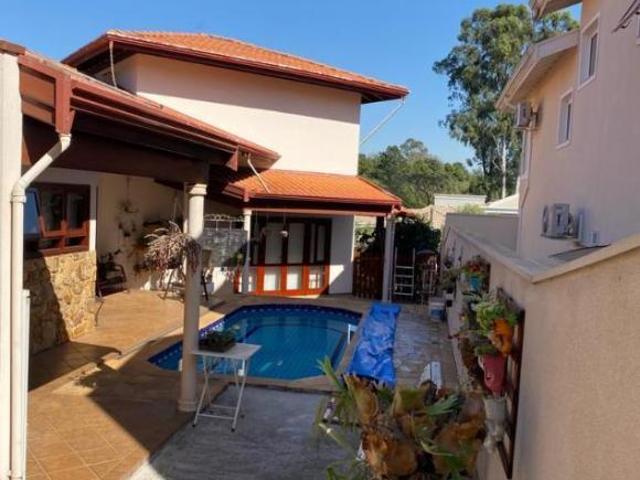 Descubra o seu refúgio particular em Valinhos: Sobrado impecável no Reserva Colo