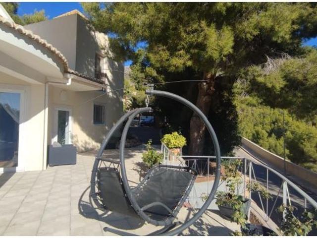 ¡DESCUBRE TU HOGAR DE ENSUEÑO EN ALTEA CON NUESTRA INMOBILIARIA!