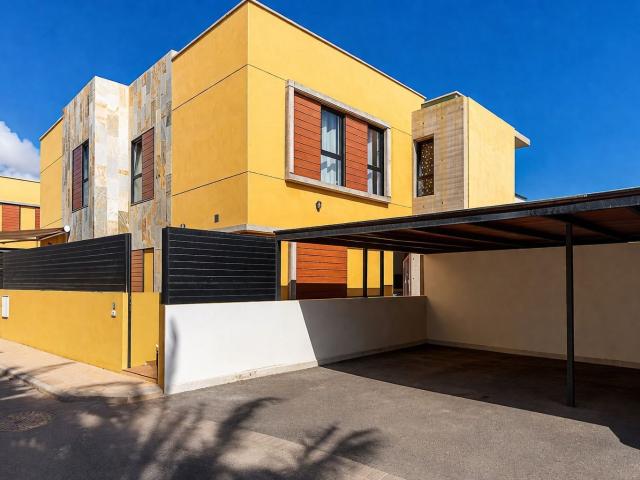 Descubre tu nuevo hogar bajo el sol: una elegante villa pare. 128m² Costa de Antigua