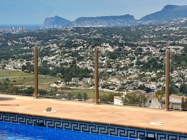 Descubre una sofisticada villa de estilo mediterráneo, cuida. 210m² Moraira