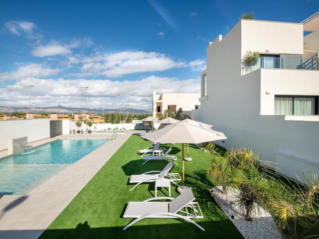 Descubre VegaSol Homes, un conjunto residencial de 44 chalet. 82m² Cox