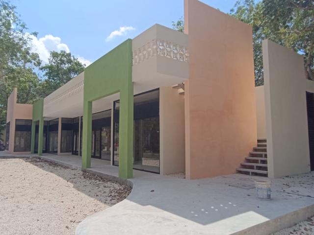 ¡Descubre el Espacio que Impulsará tu Éxito Empresarial! Locales en RENTA ON RENT / La Veleta Tulum Arrendamiento