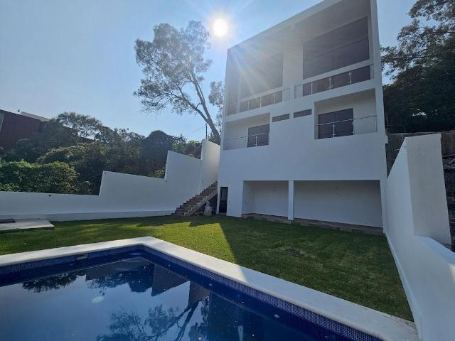 Casa minimalista Nueva al Norte de Cuernavaca, En Lomas Tetela, Vigilancia 24 horas