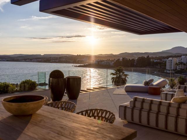 ¡Descubre el paraíso en la Costa del Sol! Exclusivo Apto en. 200m² Estepona