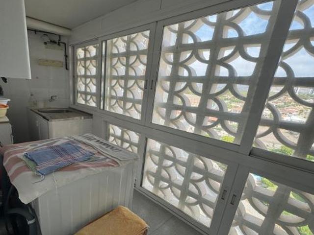 Descubre esta exclusiva vivienda con vistas al mar y la montaña en Benidorm