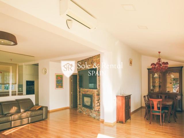 Descubre esta espectacular villa de lujo situada en la prest. 254m² Lloret de Mar