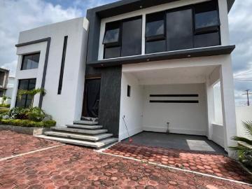 Descubre esta espectacular casa de 2 niveles en Tlayacapan, Morelos
