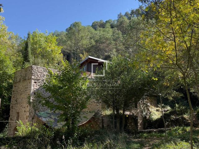 Descubre esta propiedad única situada en un entorno natural. 309m² Sant Llorenç de la Muga