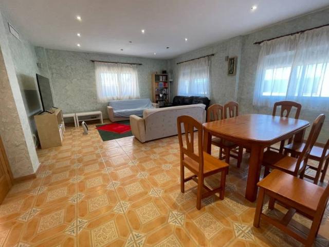 Descubre esta villa independiente en venta en Albatera, una. 132m² Albatera