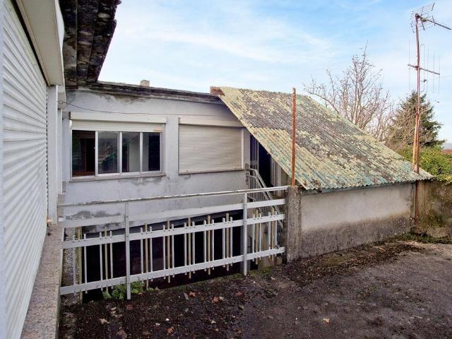 Chalet independiente en venta, Lg Tellado, Castrelo de Miño, Ourense. PARA REFORMAR