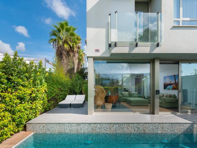 Descubre este encantador adosado de 3 dormitorios, situado e. 135m² Santa Eulalia del Río