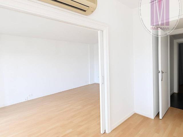 ¡Descubre este encantador piso listo para entrar a vivir!