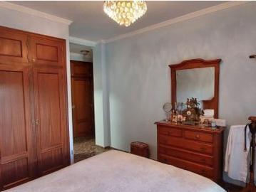 Descubre este fantástico chalet pareado en Soto de Vistahermosa, una de las zonas más exclusivas de