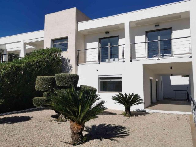 Descubre la elegancia y el lujo en esta impresionante villa. 350m² Altea