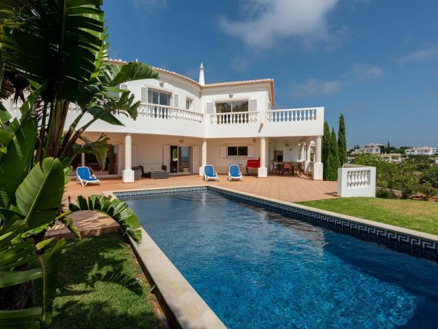 Desejável moradia T5 no Santo Antonio Golf 367m² Budens