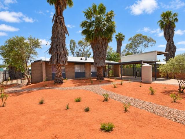 Desert charm in the Red Centre!