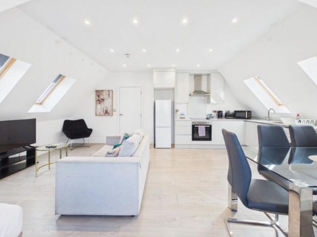 Desford Way, Ashford, Surrey,TW15