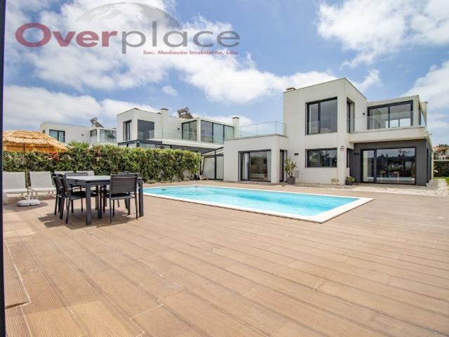 Desfrute de uma vista mar deslumbrante nesta exclusiva morad. 0m² Atouguia Da Baleia