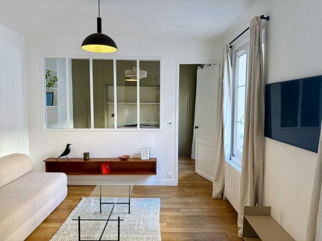Design 1BR Apartment in Haut Marais, Paris Amsterdam Apartments for Rent