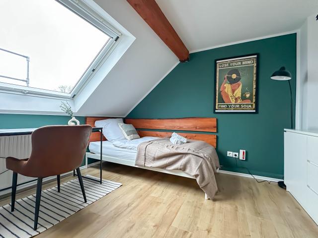 Design & Comfort – Fully Renovated, Fully Furnished Home with 2 Bedrooms and Workspace
