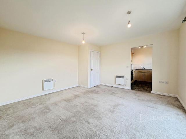 Design Close, Bromsgrove. 2 bed flat to rent £950 pcm £219 pw
