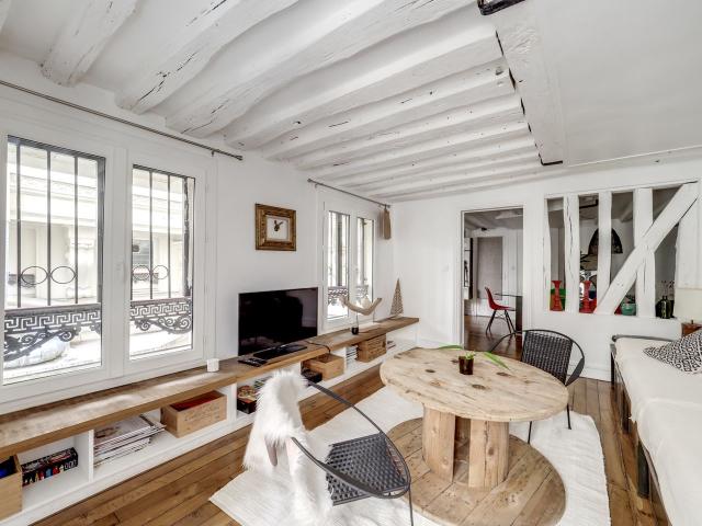 Design and comfort in the Gaillon district, Paris Amsterdam Apartments for Rent