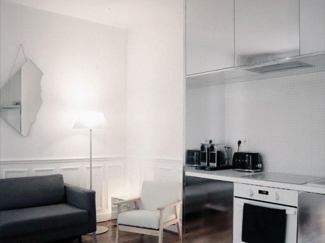 Design Apt. Near Le Marais, Paris Amsterdam Apartments for Rent