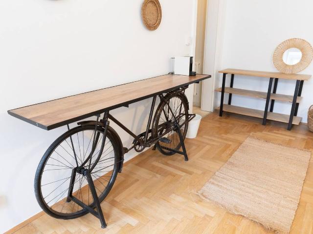 Design Apart near Schönbrunn Palace, Vienna Amsterdam Apartments for Rent