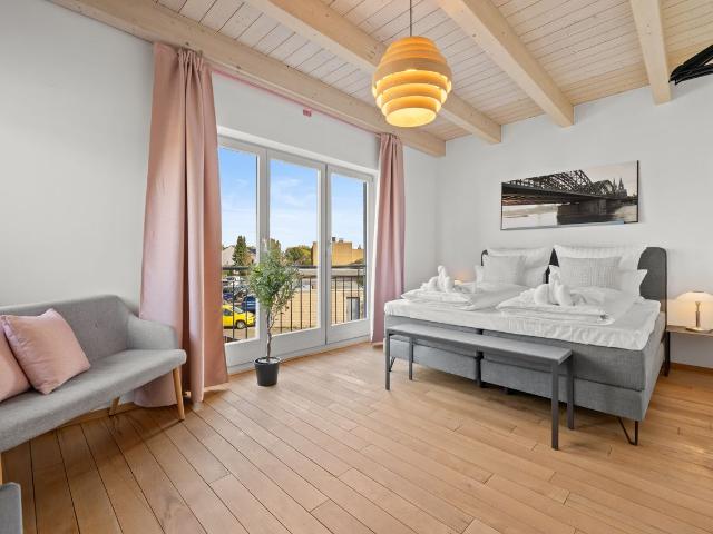 Design Apartment | Parking & Kitchen, Koln Amsterdam Apartments for Rent