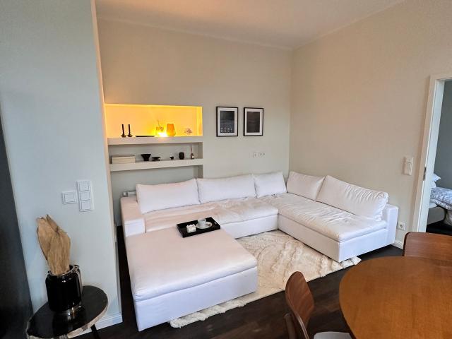 Design apartment with lux look and feel. 1 bed room apartment near Botanical Garden, Berlin Amsterdam Apartments for Rent