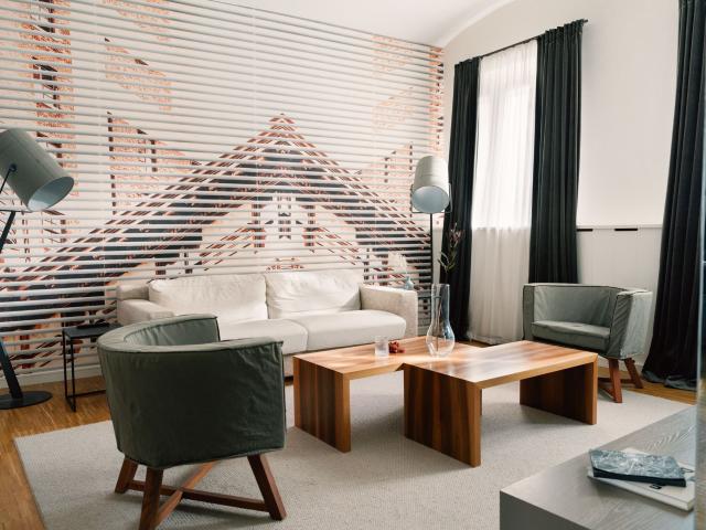 Design Apartment, Yellow cake