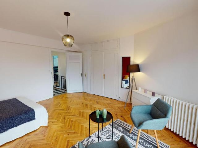 Design double bedroom in Saint Seurin Fondaudège