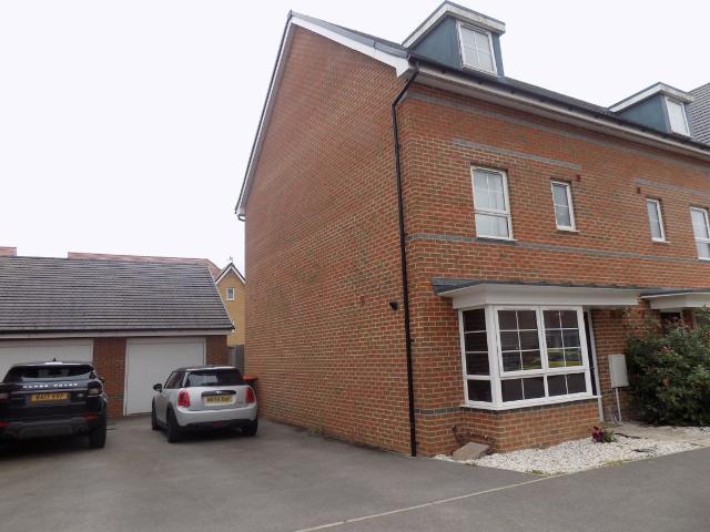 Design Drive, Dunstable, Bedfordshire LU6, 4 bed end terrace house to rent, £1,800 pcm | PrimeLocation