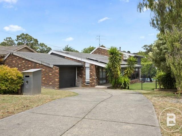 DESIGN FOCUSED FAMILY HOME WITH POOL, DECKING AND MULTIPLE LIVING ZONES