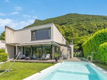Design & Komfort con piscina a Cureggia